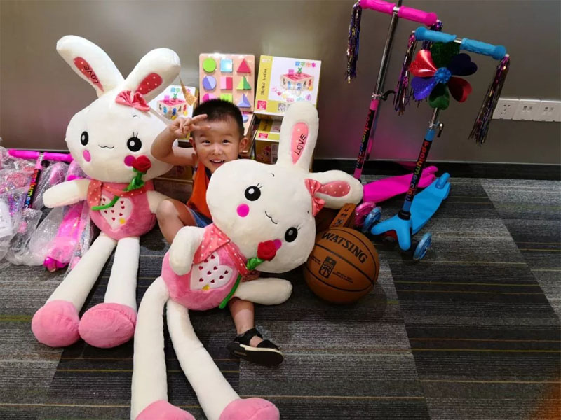 兒童節到了，廣東博皓公司給博二代們發禮物啦